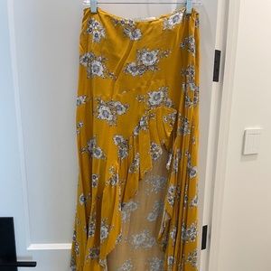 Stillwater - Hola skirt in mustard yellow with floral print
